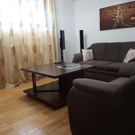 Papas Apartments Bucurestii Noi Bagian luar foto
