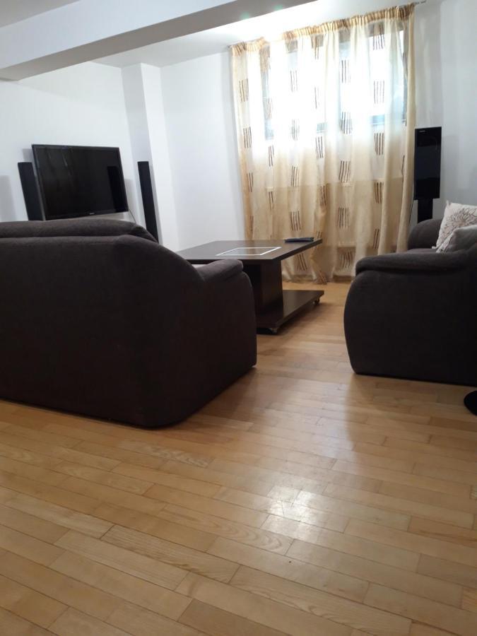 Papas Apartments Bucurestii Noi Bagian luar foto